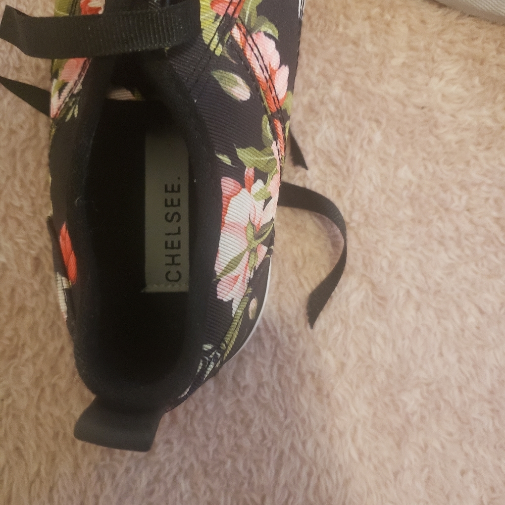 Chelsee Converse Sneakers - Picture 11 of 11